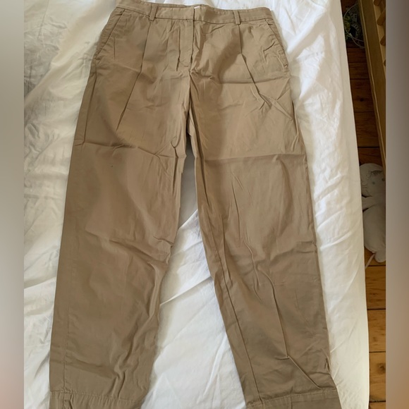 Everlane The Slouchy Chino Pant in Khaki - Picture 2 of 7
